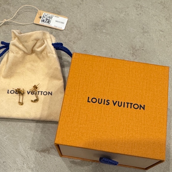 Louis Vuitton Petit Louis Earrings - Picture 10 of 11